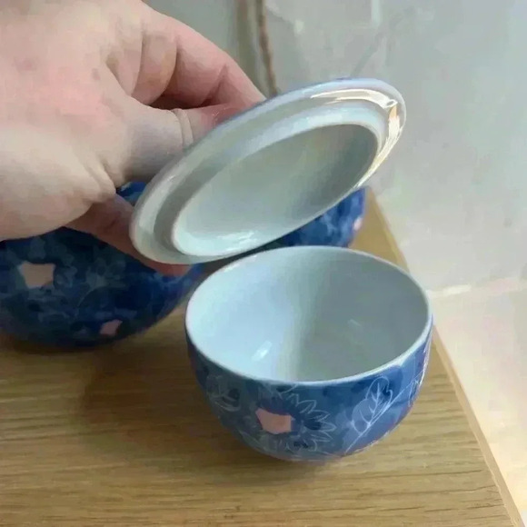 Japanese Tea Set with 2 tea cups & teapot blue floral ceramic porcelain - Picture 3 of 9
